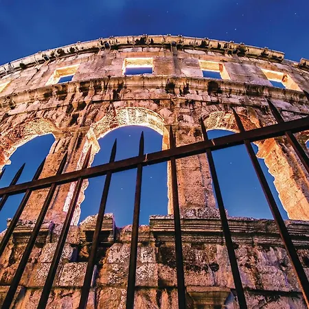 Pet Friendly Apartment In Pula With Wifi *