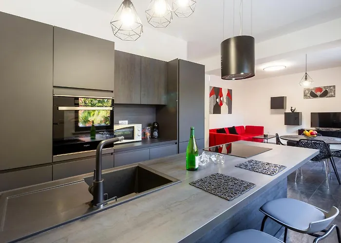 2 Bedroom In Apartment
