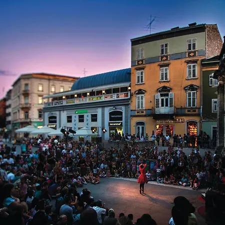 2 Bedroom In Appartamento Pola