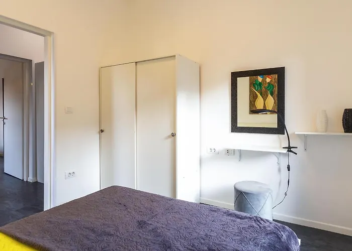 Apartment 2 Bedroom In *
